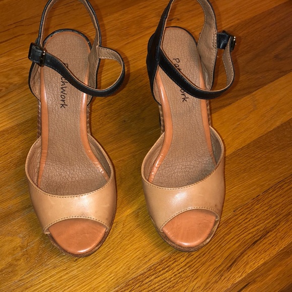 🎉Host Pick🎉 Like New Leather wedge open toe shoe - Picture 2 of 7